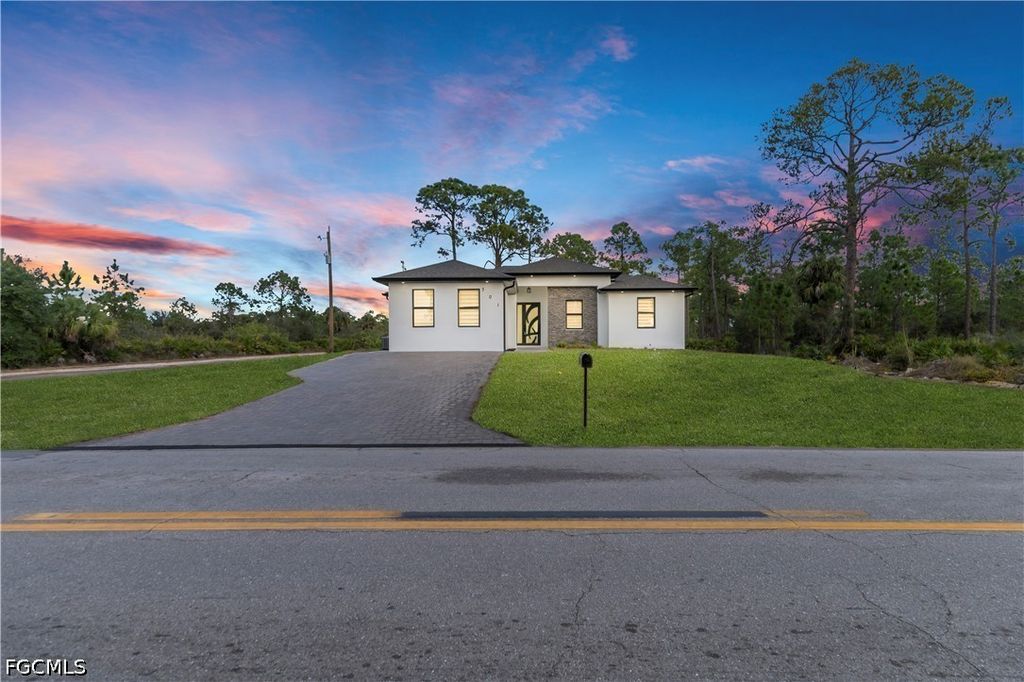 301 E 17th ST, Lehigh Acres, FL 33972