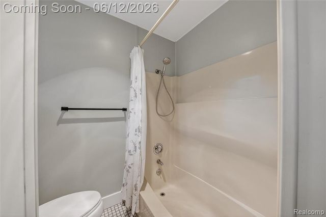 5831 Winans Drive, Brighton, MI 48116