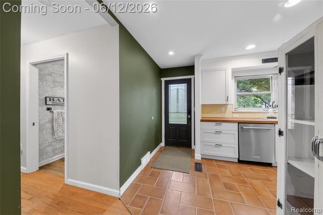 5831 Winans Drive, Brighton, MI 48116