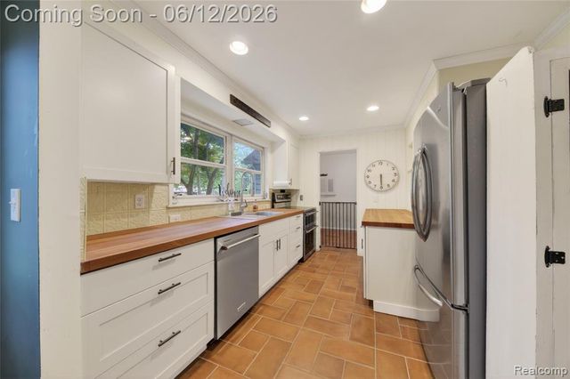 5831 Winans Drive, Brighton, MI 48116