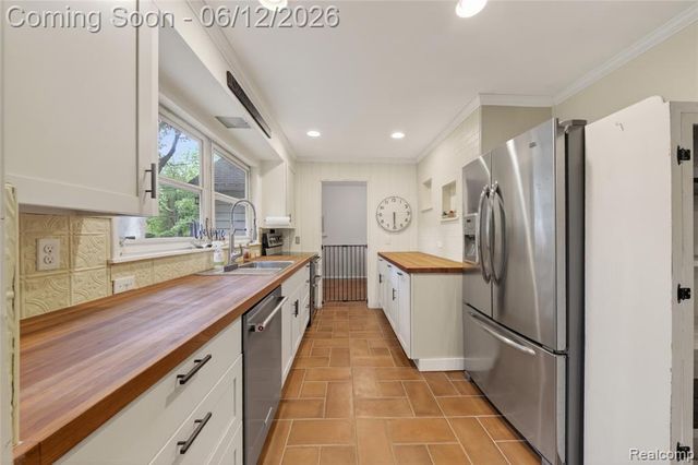 5831 Winans Drive, Brighton, MI 48116
