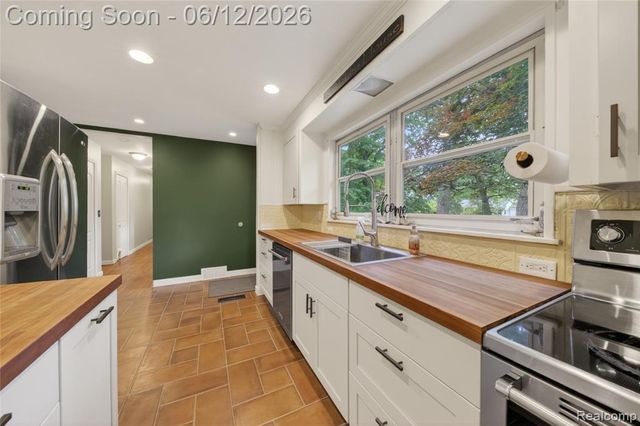 5831 Winans Drive, Brighton, MI 48116