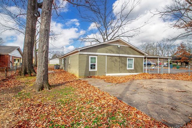 8005 Woodhaven Drive, Little Rock, AR 72209