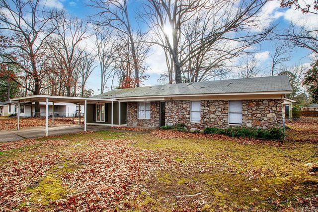 8005 Woodhaven Drive, Little Rock, AR 72209