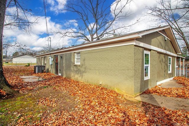 8005 Woodhaven Drive, Little Rock, AR 72209