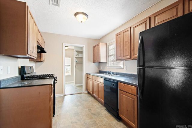 8005 Woodhaven Drive, Little Rock, AR 72209