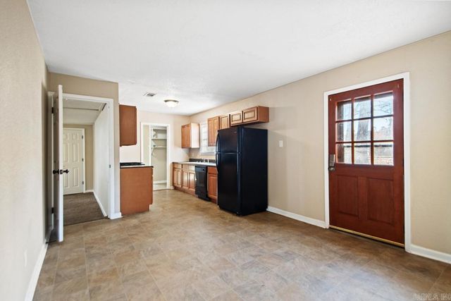 8005 Woodhaven Drive, Little Rock, AR 72209