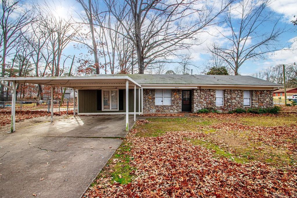 8005 Woodhaven Drive, Little Rock, AR 72209