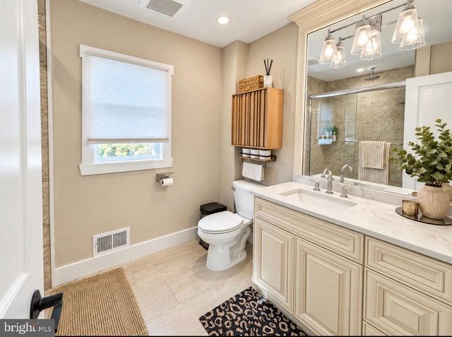 63 CHARLES BOSSERT DR, Bordentown, NJ 08505