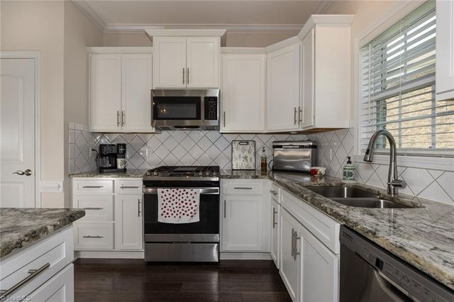 411 Freemont Drive, Thomasville, NC 27360