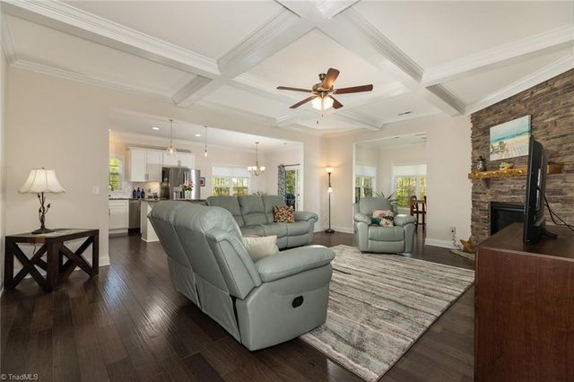 411 Freemont Drive, Thomasville, NC 27360