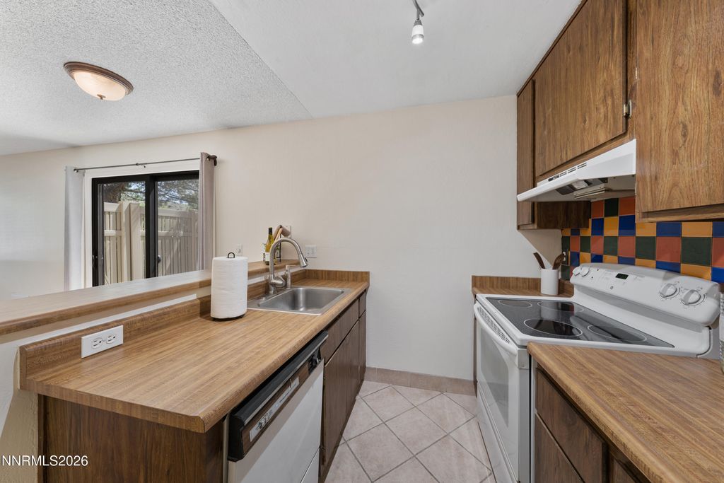 Image 7 of property listing at 4997 Reggie Road, Reno, NV 89502