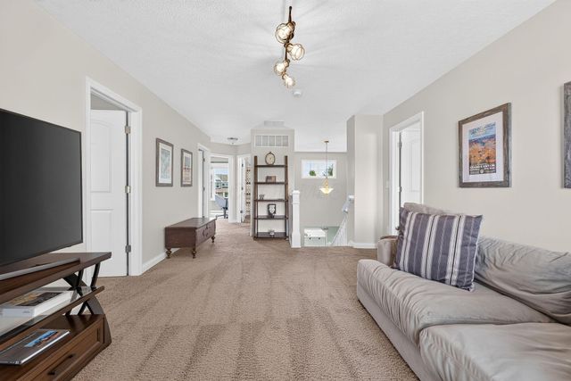 635 Sandhill Court, Delaware, OH 43015