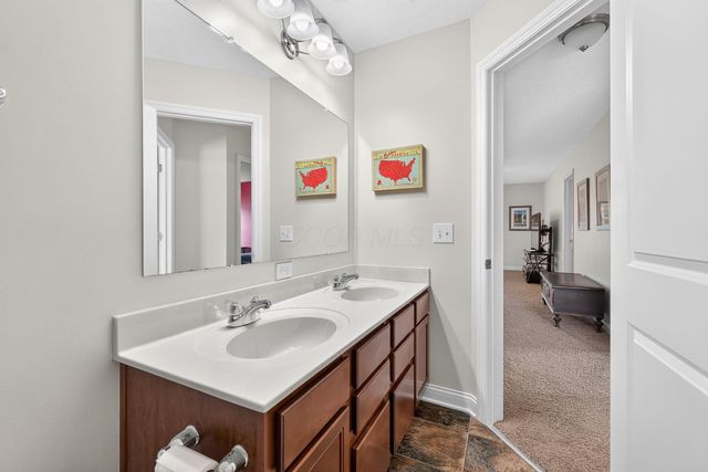 635 Sandhill Court, Delaware, OH 43015