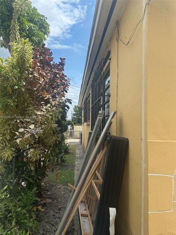 4465 E 8th Ln, Hialeah, FL 33013