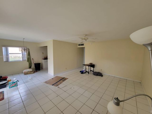 4465 E 8th Ln, Hialeah, FL 33013
