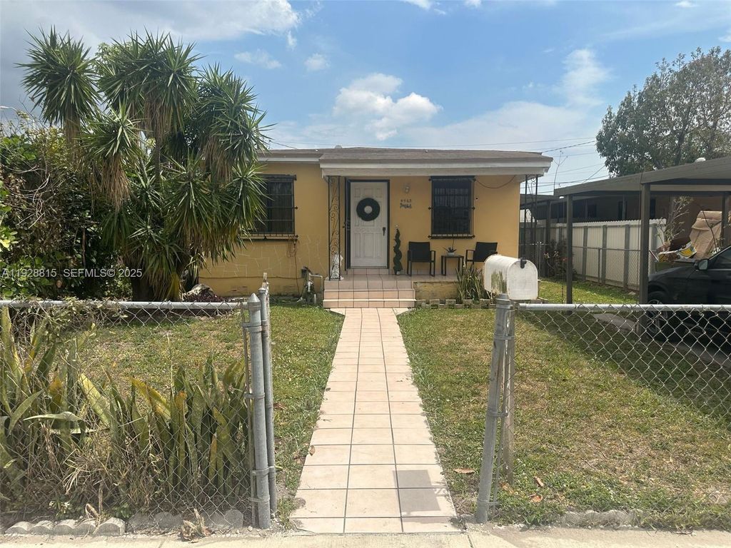 4465 E 8th Ln, Hialeah, FL 33013