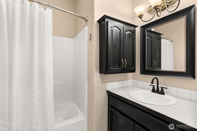 1525 Greenway Lane SE, Olympia, WA 98513