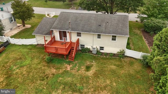 1132 CORNELL DR, Hummelstown, PA 17036