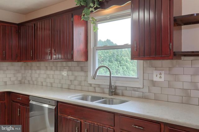 1132 CORNELL DR, Hummelstown, PA 17036