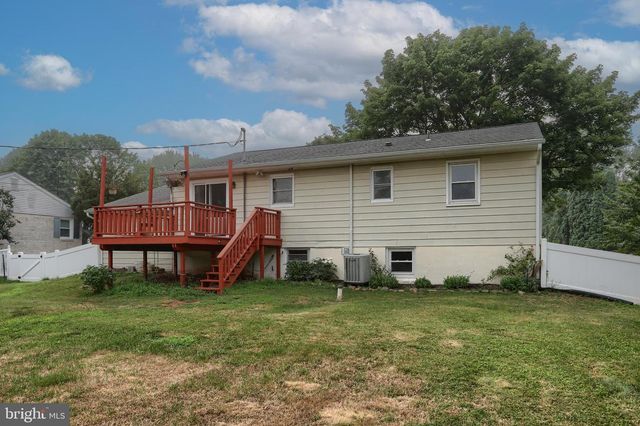 1132 CORNELL DR, Hummelstown, PA 17036