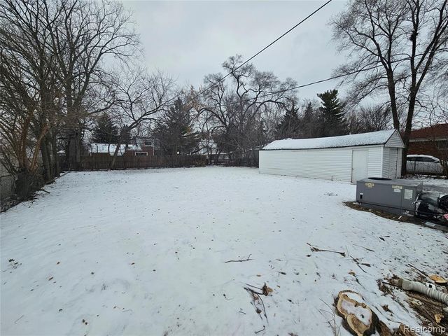 20737 Nummer Street, Warren, MI 48089