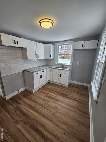 20737 Nummer Street, Warren, MI 48089