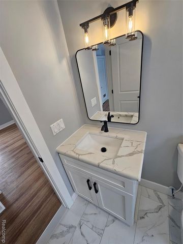 20737 Nummer Street, Warren, MI 48089