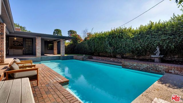 4559 Morella Avenue, Studio City, CA 91607