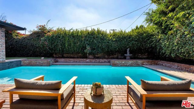 4559 Morella Avenue, Studio City, CA 91607