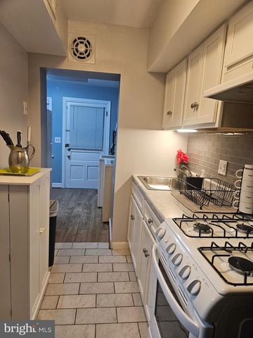 3443 CLAY ST NE, Washington, DC 20019