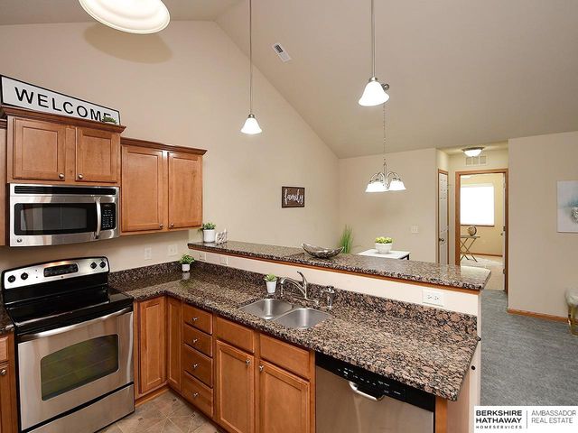 2432 Cedar Cove Road, Lincoln, NE 68507