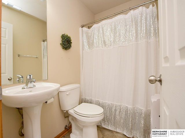 2432 Cedar Cove Road, Lincoln, NE 68507