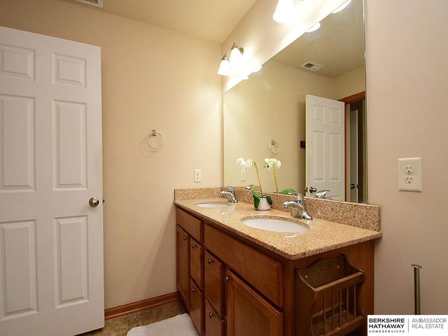 2432 Cedar Cove Road, Lincoln, NE 68507