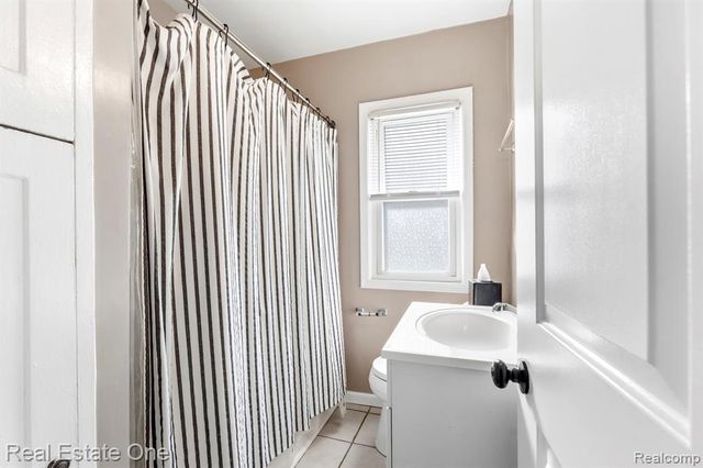 14987 University Street, Allen Park, MI 48101
