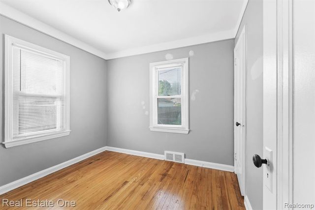 14987 University Street, Allen Park, MI 48101