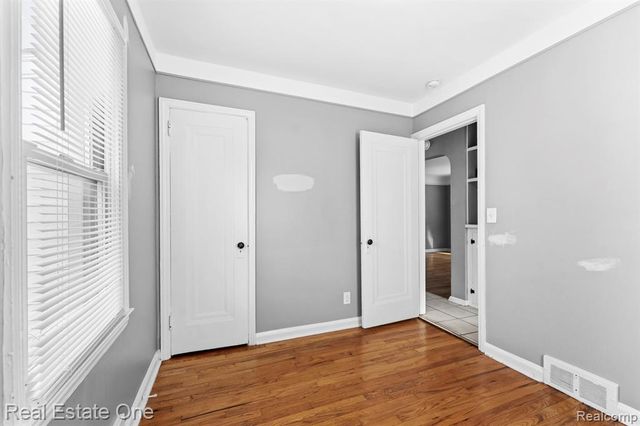 14987 University Street, Allen Park, MI 48101