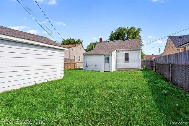 14987 University Street, Allen Park, MI 48101