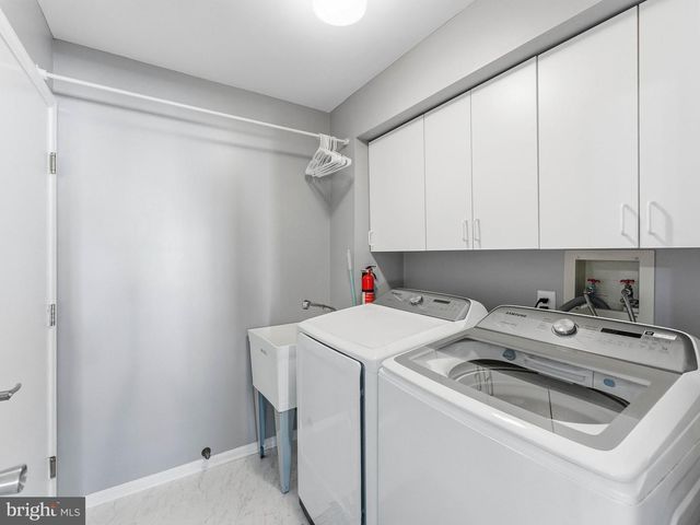 35 WHITALL DR, Sicklerville, NJ 08081