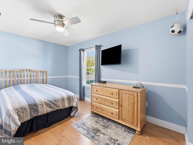 35 WHITALL DR, Sicklerville, NJ 08081