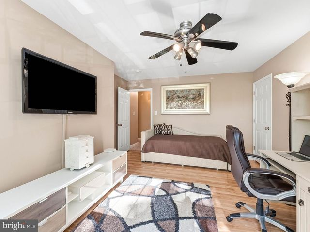 35 WHITALL DR, Sicklerville, NJ 08081