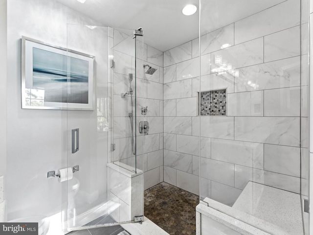 35 WHITALL DR, Sicklerville, NJ 08081