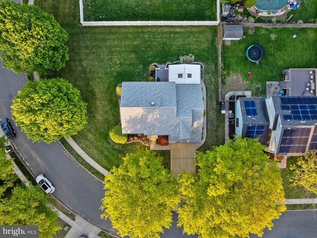 35 WHITALL DR, Sicklerville, NJ 08081