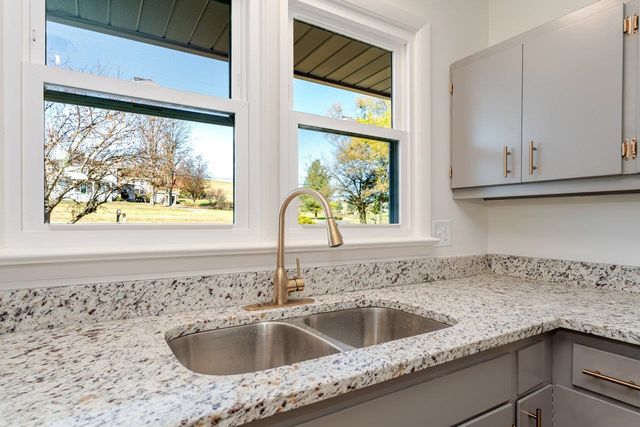 7698 NORTH VALLEY PIKE, Rockingham, VA 22802