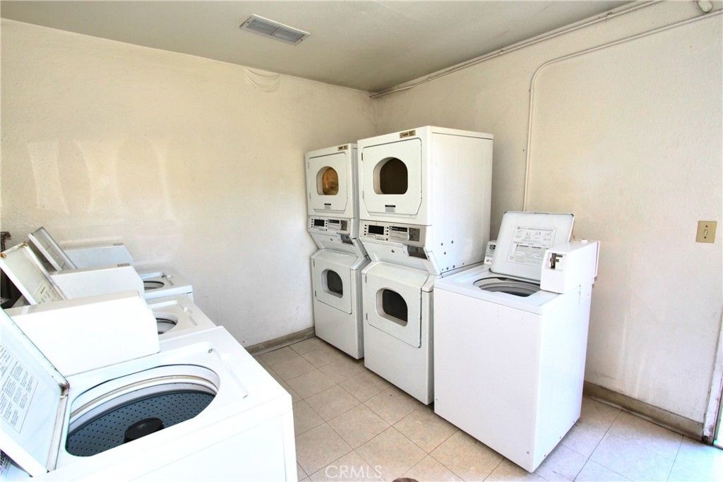 Image 17 of property listing at 2300 S Hacienda Boulevard G8, Hacienda Heights, CA 91745