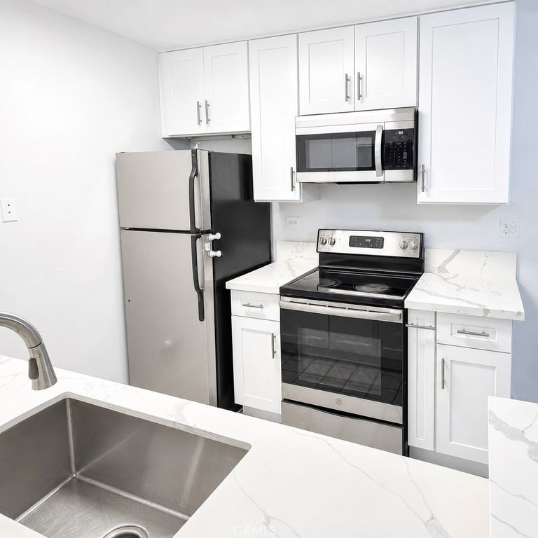 Image 4 of property listing at 2300 S Hacienda Boulevard G8, Hacienda Heights, CA 91745
