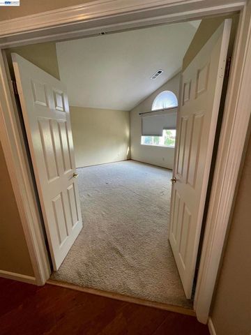 1828 Bayberry Ln, Tracy, CA 95376