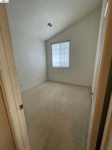 1828 Bayberry Ln, Tracy, CA 95376