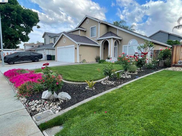 1828 Bayberry Ln, Tracy, CA 95376