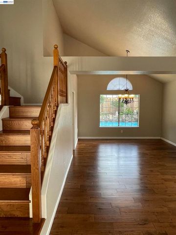 1828 Bayberry Ln, Tracy, CA 95376